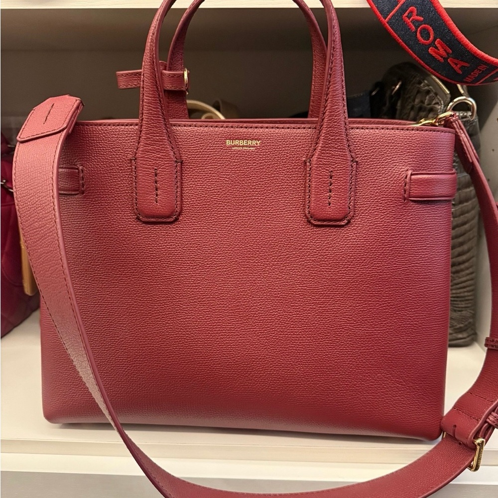 Burberry Crimson Banner HHL Bag - Picture 14 of 15